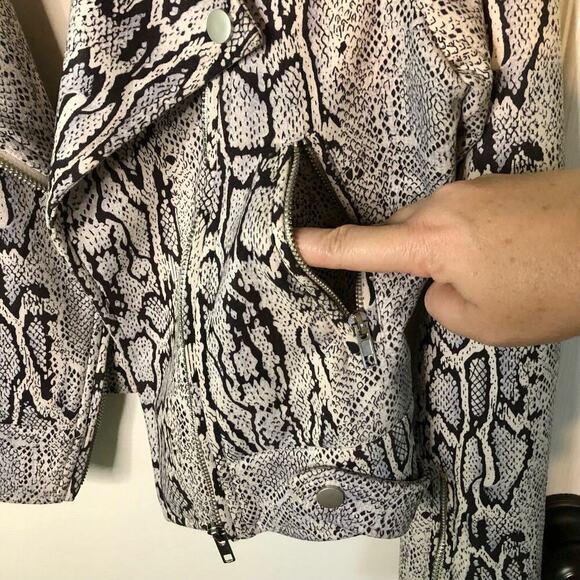 Fate Faux Snakeskin Moto Jacket Gray Ivory Black Very Soft Full Zip Size Small - Picture 7 of 9